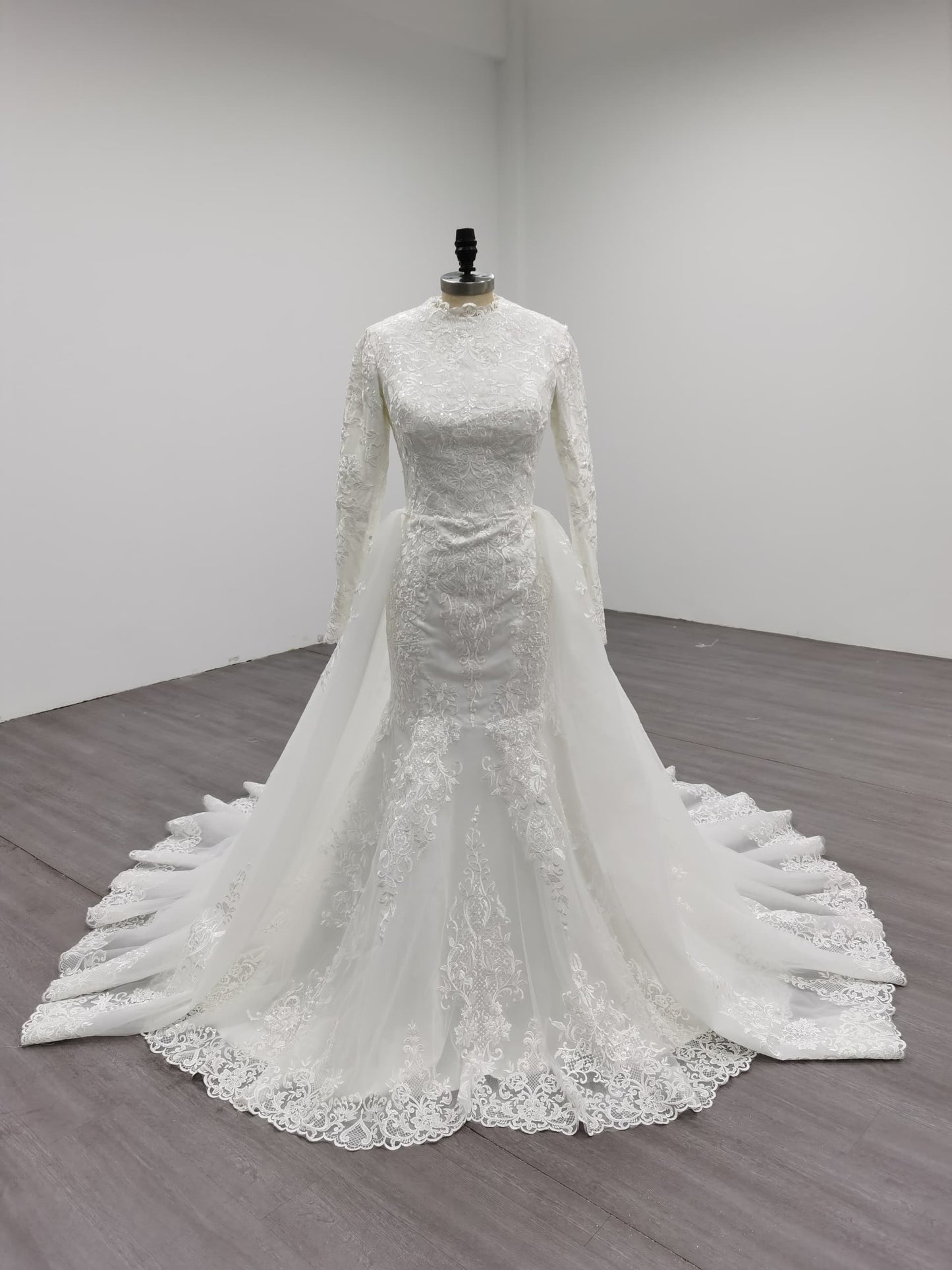 Ariel - Long Sleeve Elegant Mermaid Modest Wedding Dress