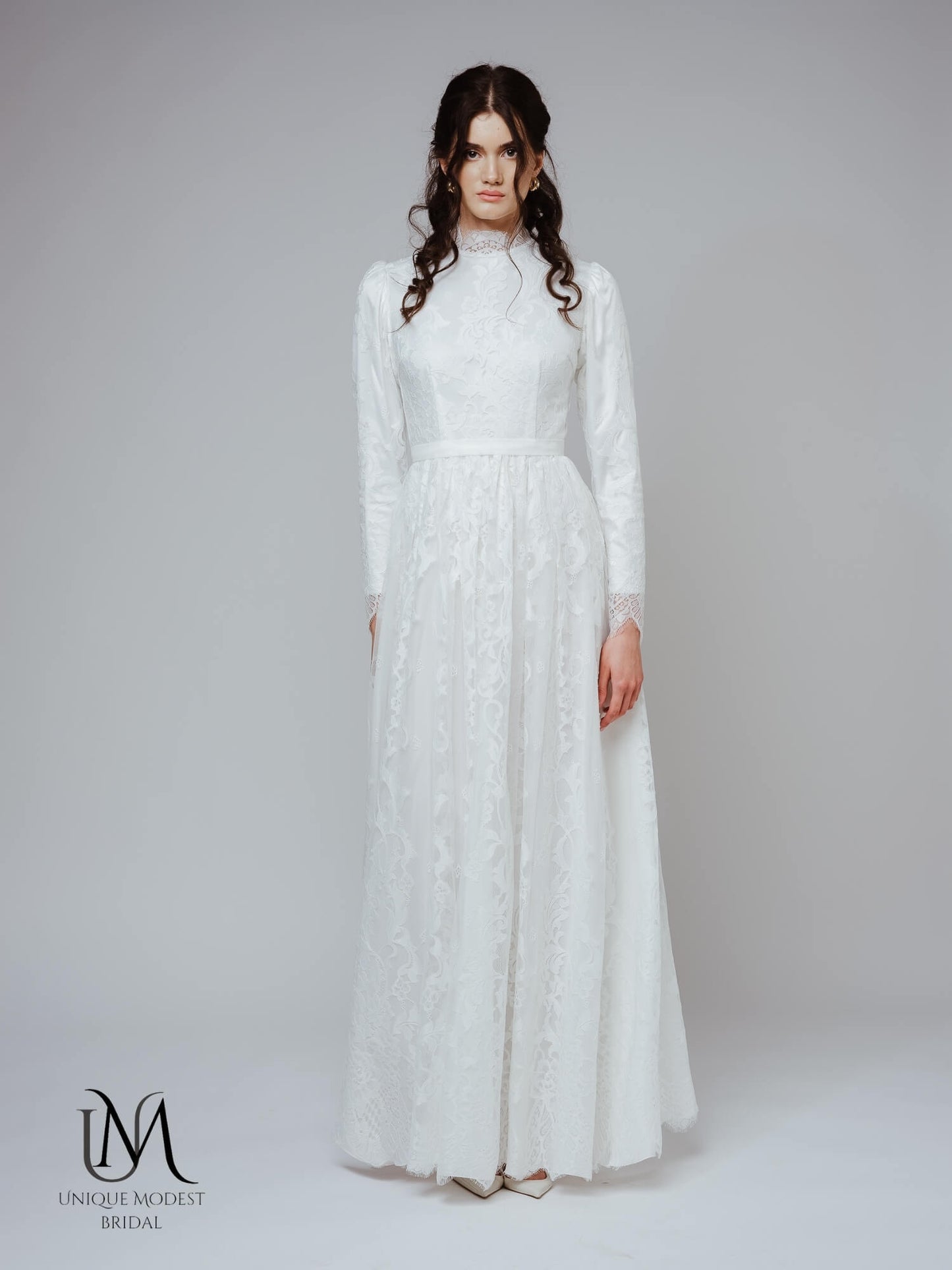 Stella - Elegant Lace Modest Wedding Dress