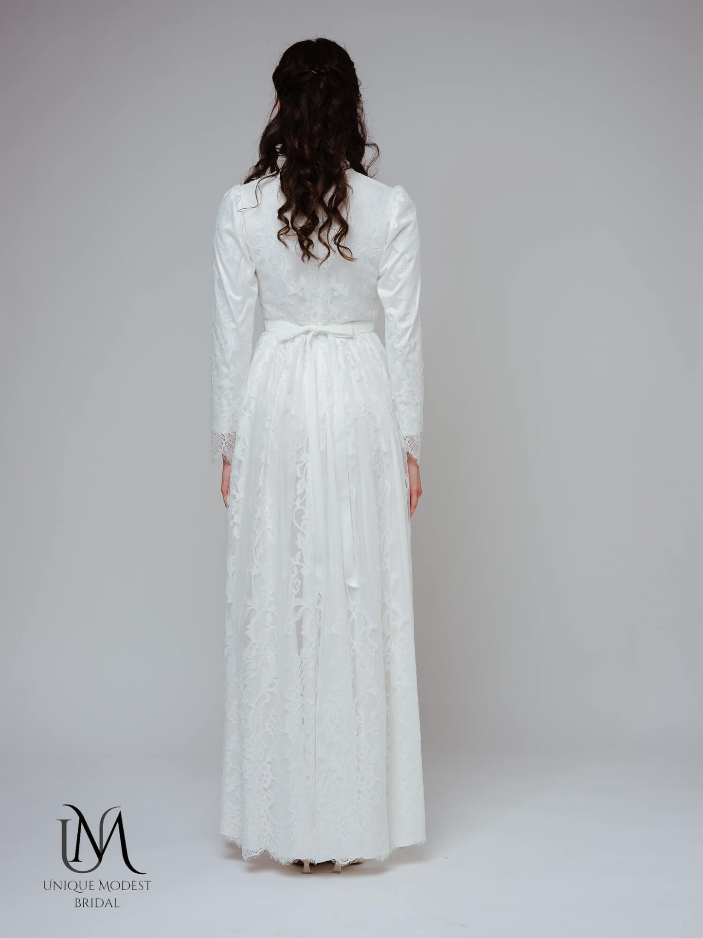 Stella - Elegant Lace Modest Wedding Dress