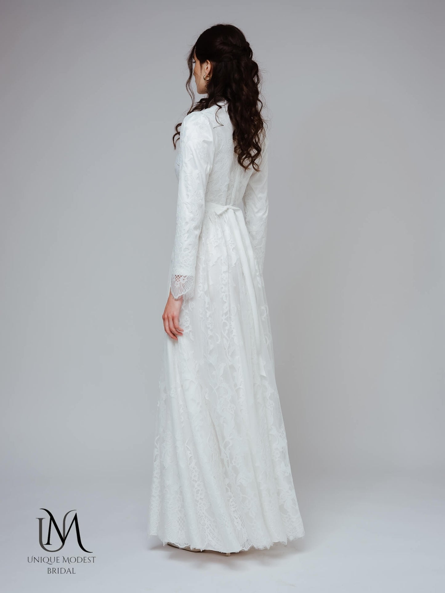 Stella - Elegant Lace Modest Wedding Dress