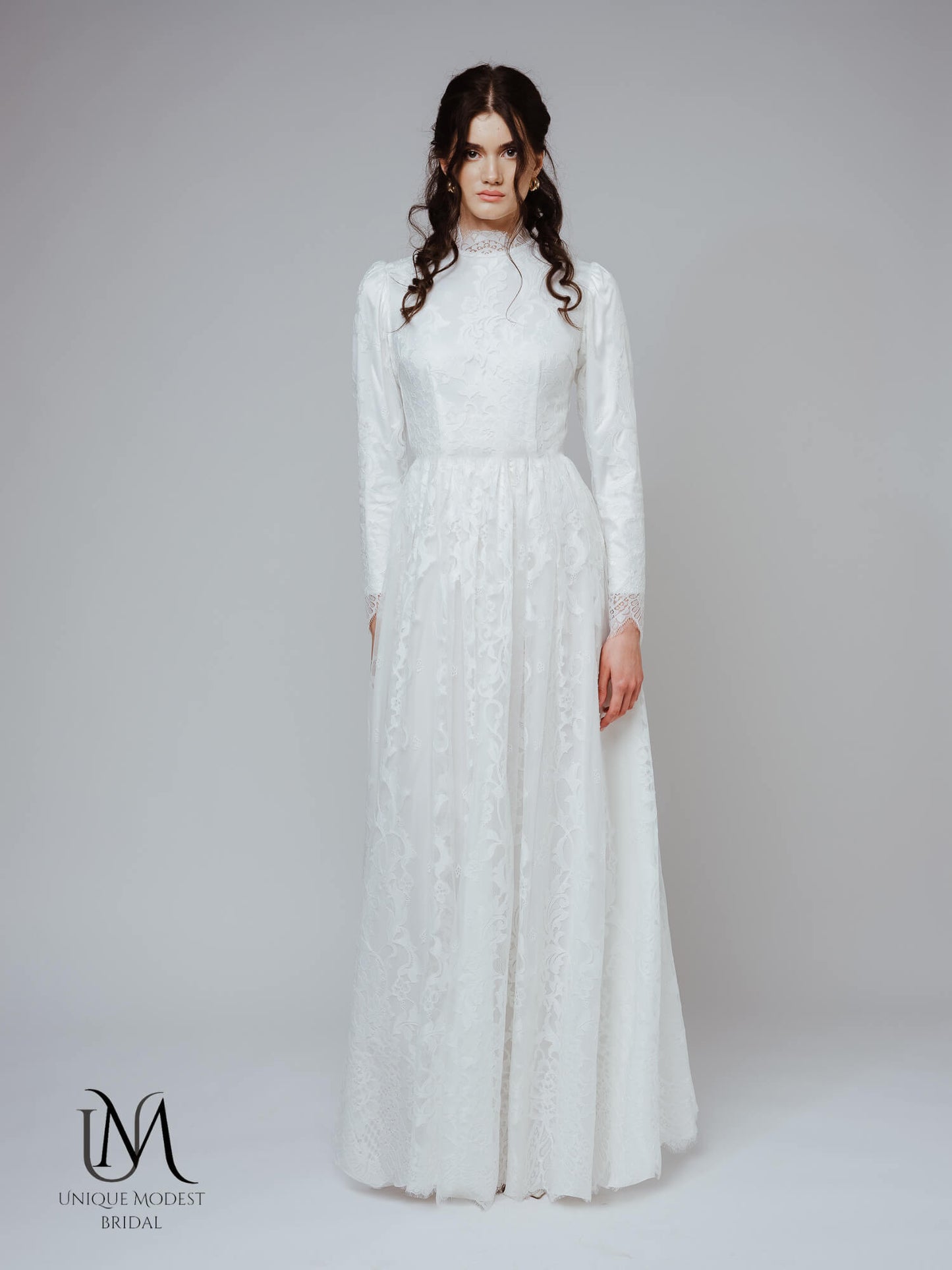 Stella - Elegant Lace Modest Wedding Dress