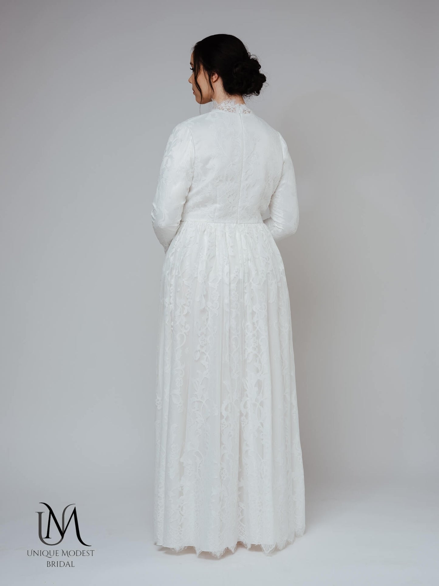 Stella – Modest Plus Size Lace Wedding Dress