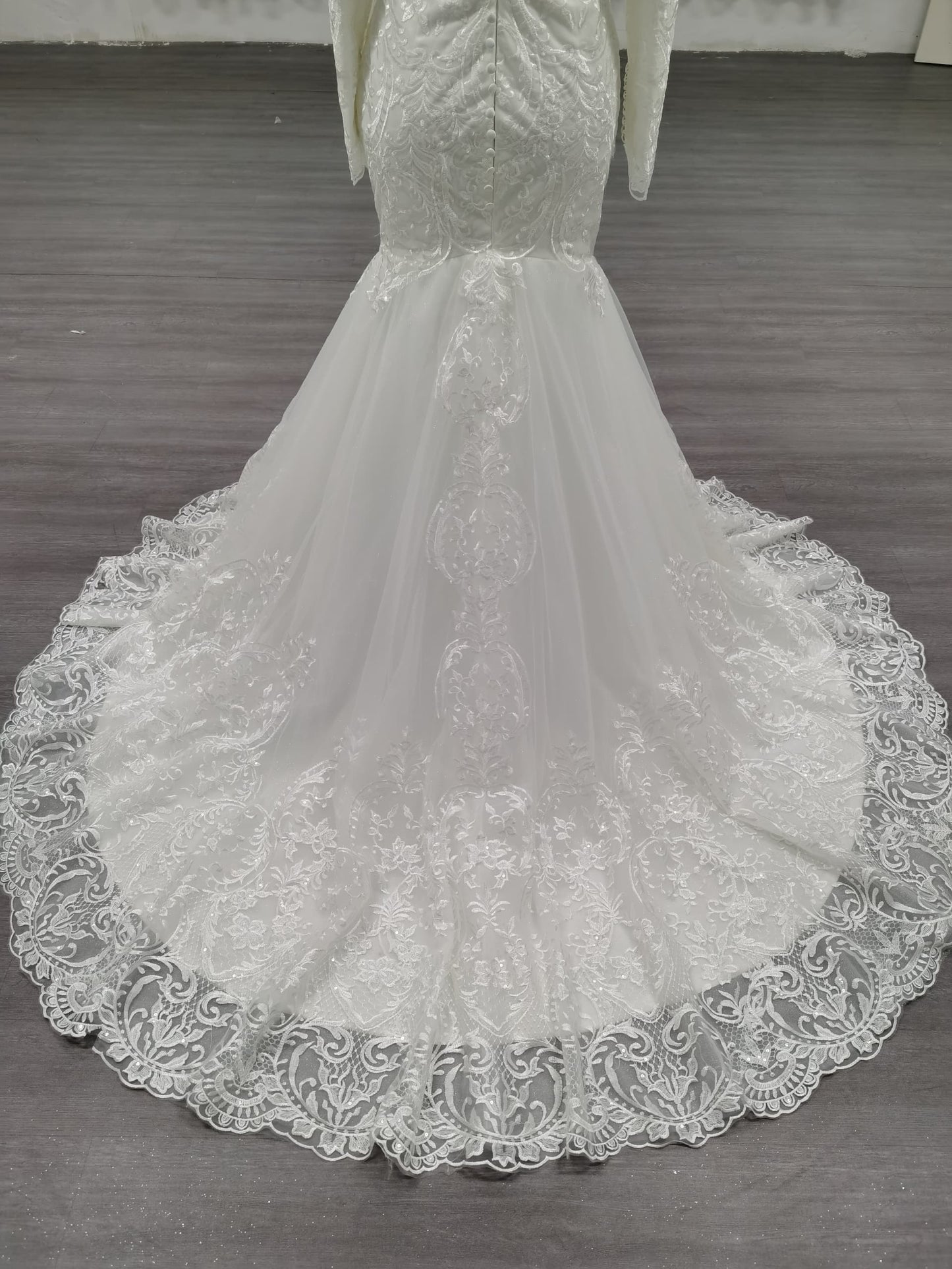 Ariel - Long Sleeve Elegant Mermaid Modest Wedding Dress