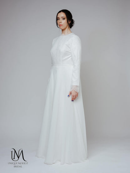 Ivy - Modest Plus-Size Long-Sleeve Lace Wedding Dress