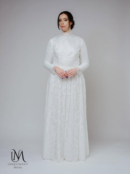 Stella – Modest Plus Size Lace Wedding Dress
